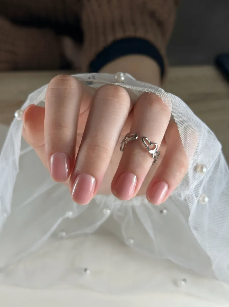 Натуральный нюдовый маникюр